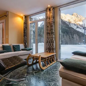 chalet-glacier-chamonix.hotels-rhonealpes.com/